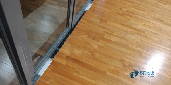 实木篮球场馆木地板如何保洁