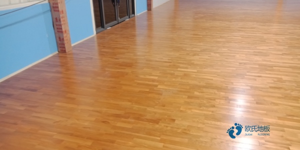 实木篮球场馆木地板清洁保养