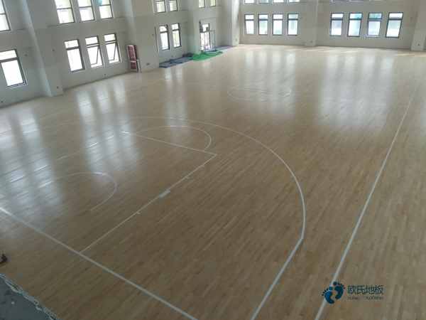 实木运动地板保养方法