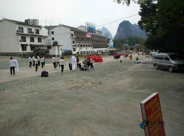 实木运动场地木地板怎么保养