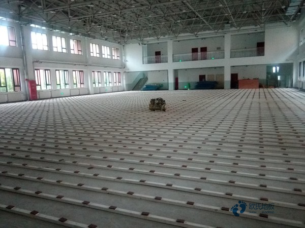 实木运动篮球地板如何保养