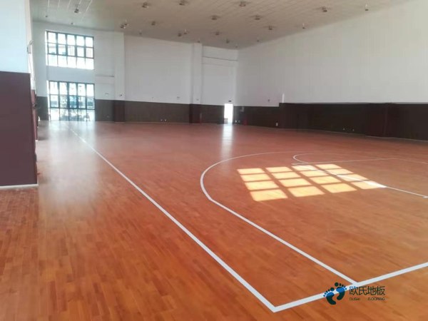 室內(nèi)運(yùn)動(dòng)籃球木地板施工單位