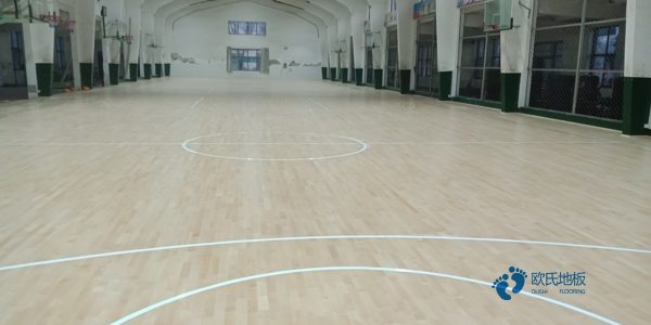 尋求體育場(chǎng)館地板安裝公司