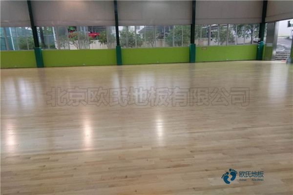 懸浮式運動地板施工方案