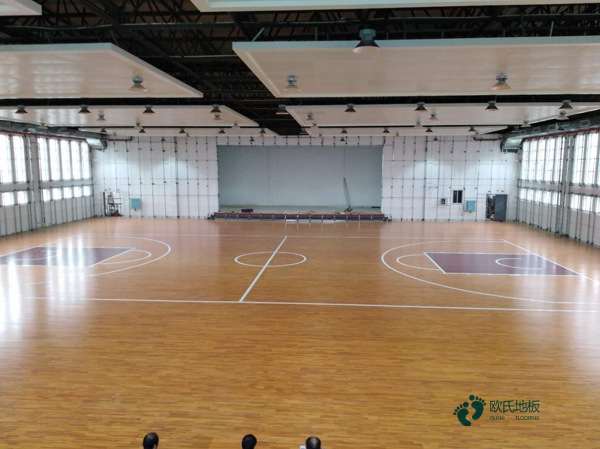 悬浮运动体育木地板安装公司