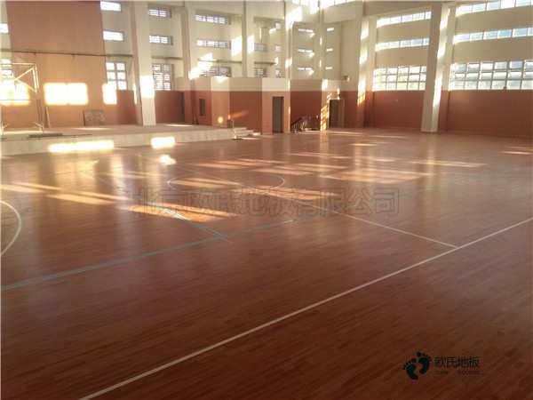 懸浮運動場館木地板施工流程