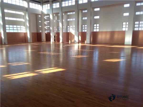 懸浮運動場館木地板施工流程