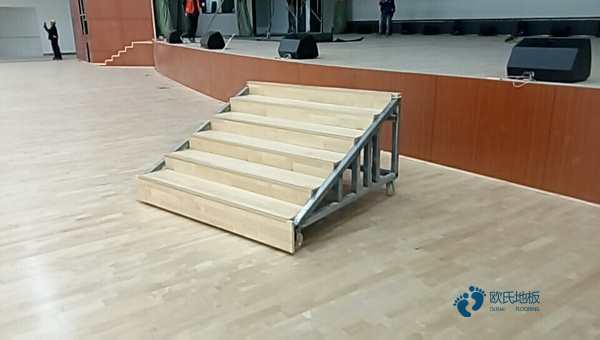 悬浮运动型地板施工方案