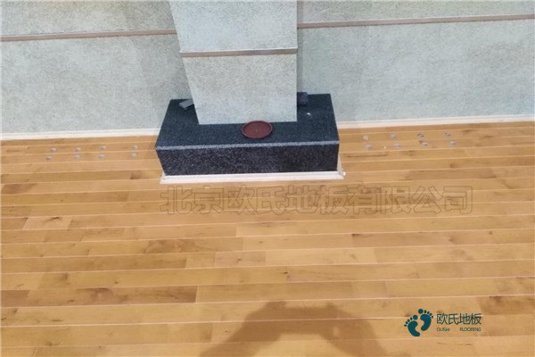 批发运动馆木地板安装公司