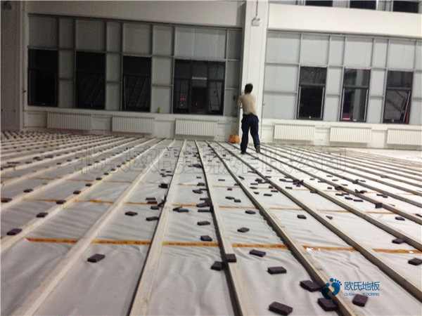 有什么籃球場地木地板安裝公司