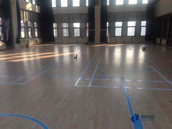有什么篮球场馆地板安装公司