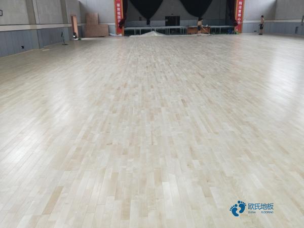 楓木籃球體育木地板保養知識