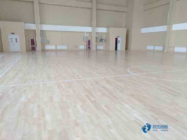 楓木籃球場(chǎng)地地板如何保養(yǎng)