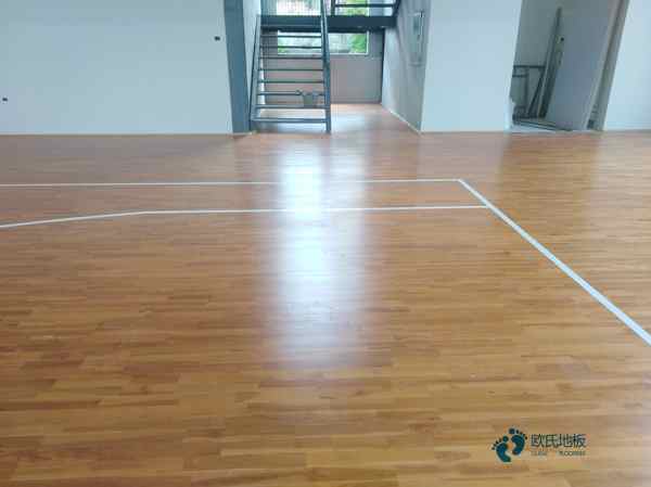 楓木籃球館地板如何保養