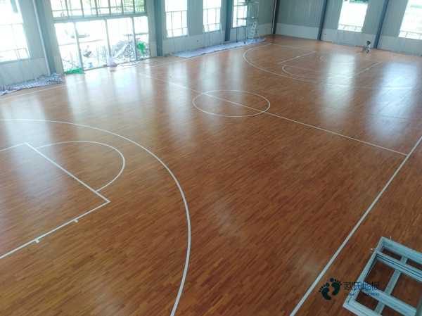 篮球木地板的性能