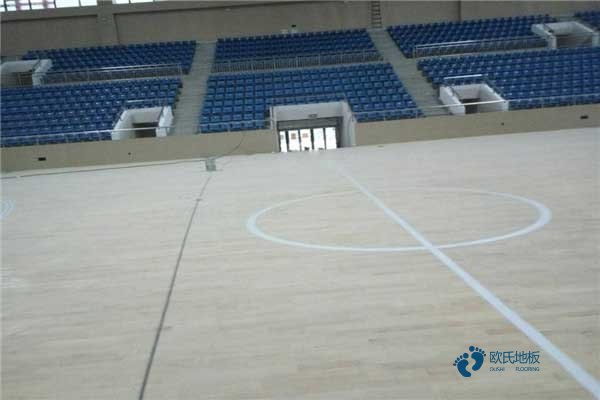 枫桦木篮球场馆地板如何保养