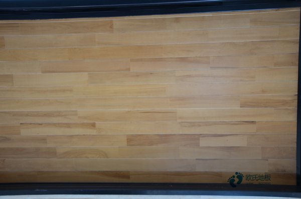 枫桦木篮球馆木地板怎样保养