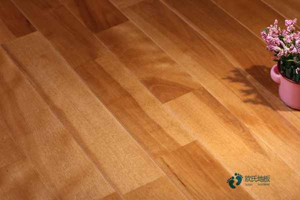 柞木体育运动地板维护保养