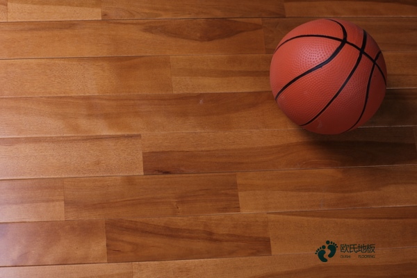 篮球馆木地板清洁