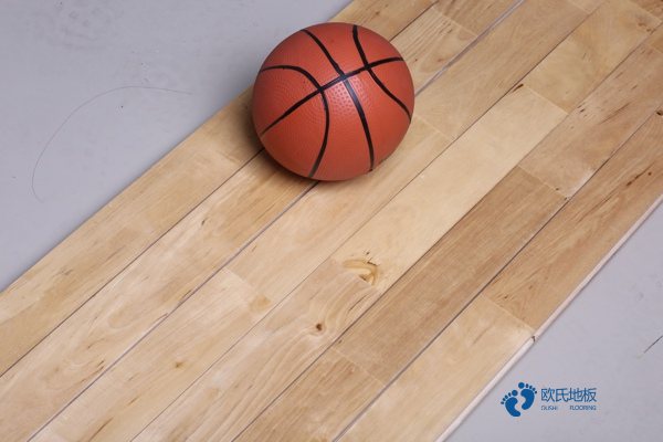 柞木篮球场地地板保养