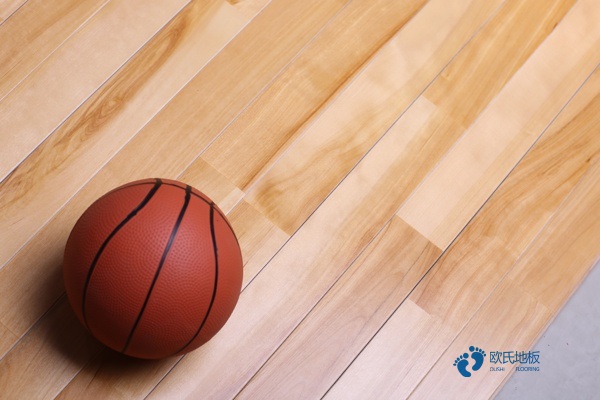 柞木篮球场地板保养