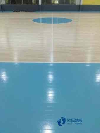 用哪种篮球场地板安装公司