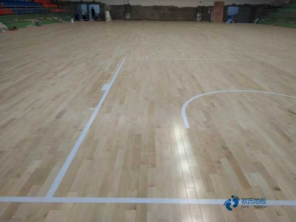 篮球体育木地板多少钱一平方米
