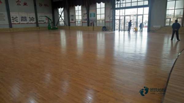 質(zhì)量好體育場館地板安裝公司