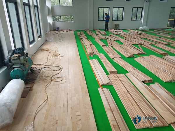 运动篮球木地板多少钱能下来