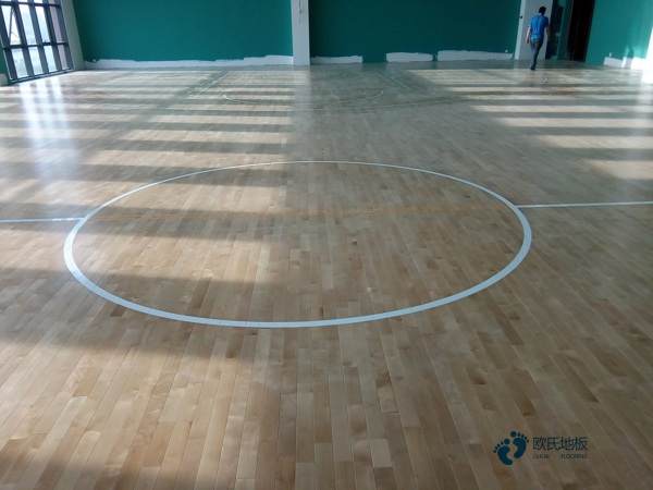 运动篮球木地板要多少钱