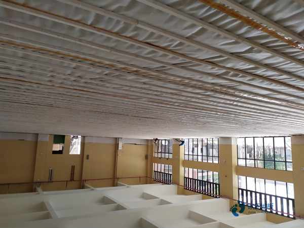 小学体育运动地板施工2