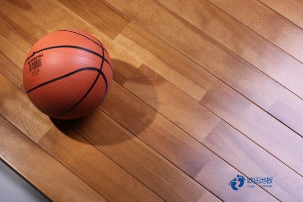那里有篮球馆木地板较好的