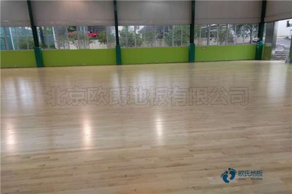 校园体育场木地板施工流程2