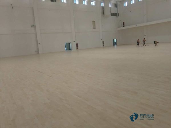 校园篮球场地板施工工艺3