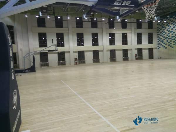 銷售運動場館地板安裝公司