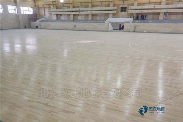 一般体育木地板施工团队