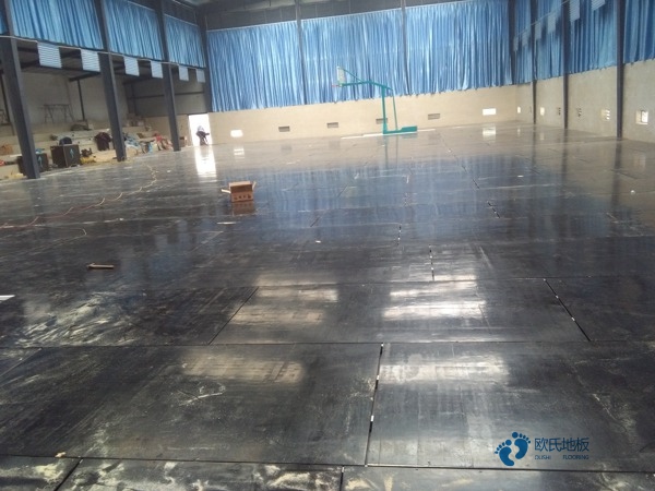 一般篮球场地木地板施工队