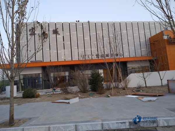 一般运动场地地板施工步骤