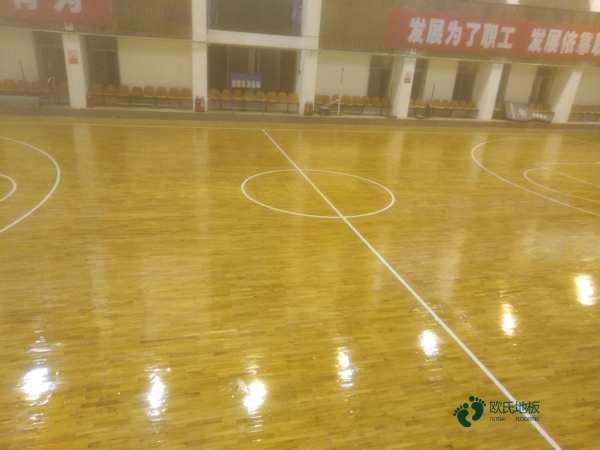 一般运动篮球木地板施工队