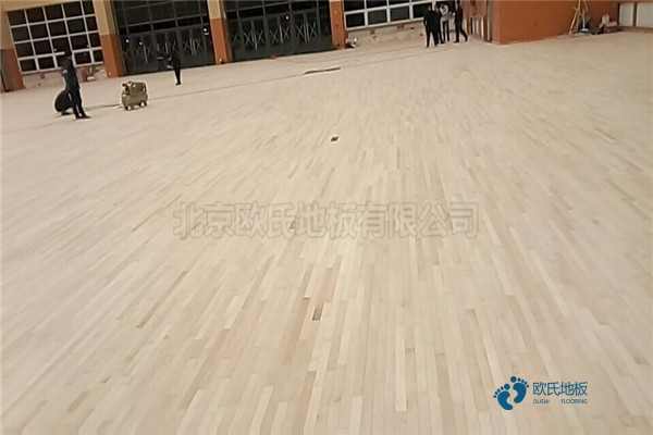 供应运动馆地板厂家报价