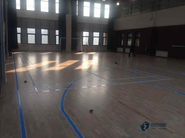 单层龙骨篮球场馆地板维护保养