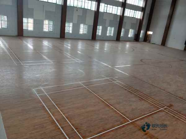 单龙骨运动体育木地板安装公司