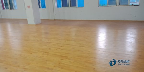 去哪买运动木地板厂家报价