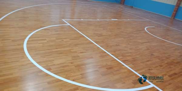 双层龙骨篮球场地木地板维护保养