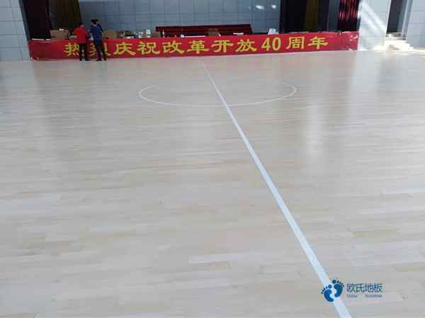 雙層龍骨籃球館地板如何保潔