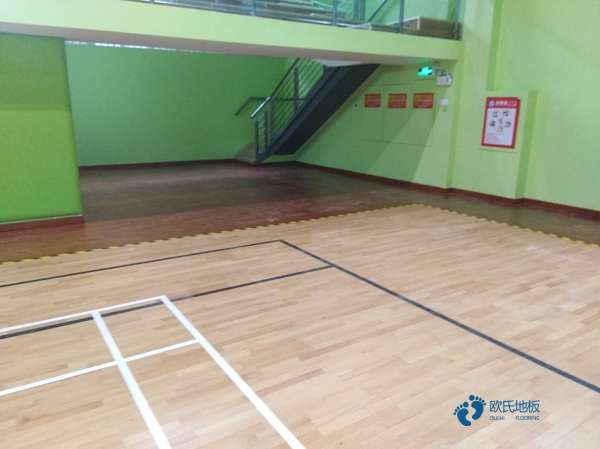 双龙骨运动场地木地板安装公司