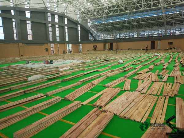 国标体育运动木地板安装公司