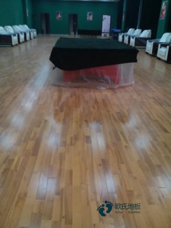 大学体育篮球木地板厂家报价